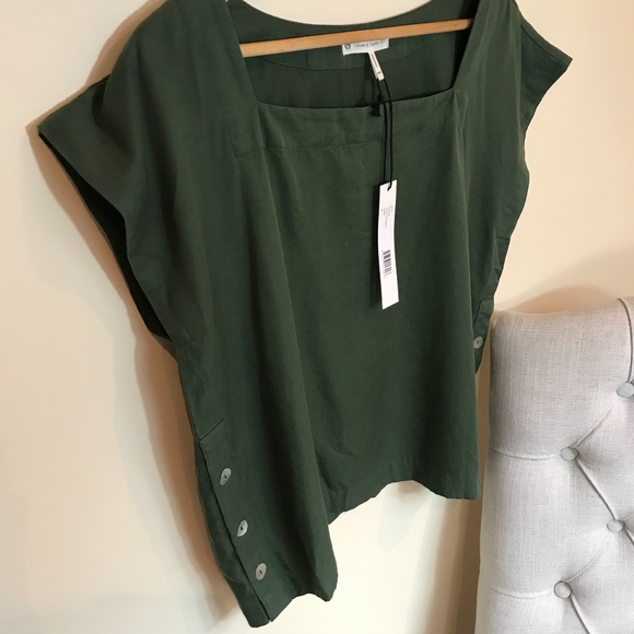 HIGH FASHION TOPAZ TOP IN ARMY GREEN NWT - Picture 6 of 8